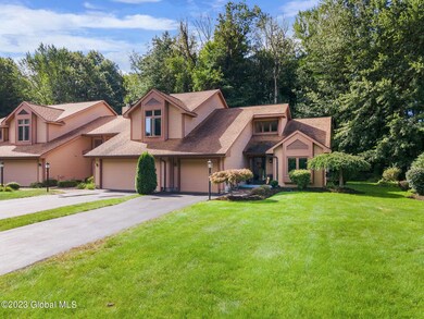 2-web-or-mls-4042GeorgetownSq_02