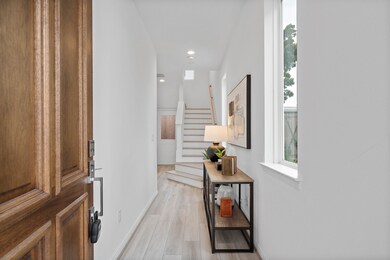 4310 Marina St unit D, Houston, TX 77007 - photo 2