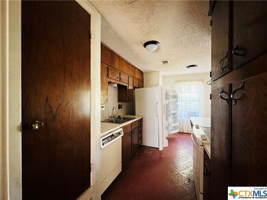 1714 Pleasant Ln, Copperas Cove, TX 76522 - photo 4