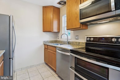 1634 W Abingdon Dr unit 102, Alexandria, VA 22314 - photo 7