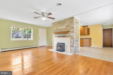 9338 Dubarry Ave, Lanham, MD 20706 - photo 5