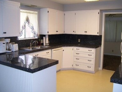 1727 Oakley Ave, Burley, ID 83318 - photo 2