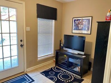 111 Laurel St, Pineville, LA 71360 - photo 5