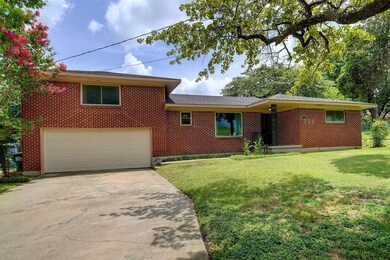 708 Thomas St, Denton, TX 76201 - photo 2