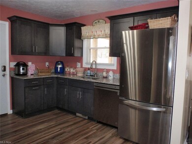 880 Harris Rd, Sheffield Lake, OH 44054 - photo 6