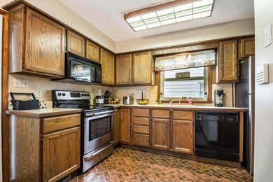 814 Elaine Rd, Columbus, OH 43213 - photo 6