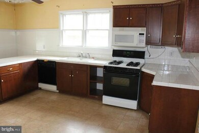 335 East Ave, Greencastle, PA 17225 - photo 2