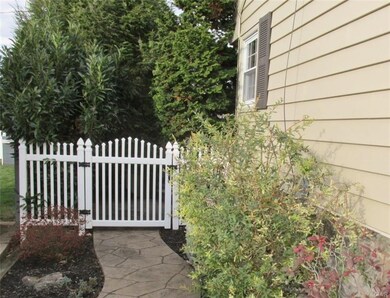 1552 Farm Ln, Bethlehem, PA 18018 - photo 2