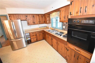 112 Kendon Dr, Easton, PA 18045 - photo 5