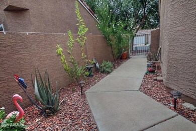 Private front entry courtyard