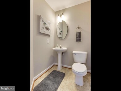 8608 Walcott Ct, Manassas, VA 20111 - photo 4