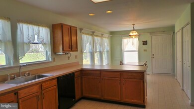 40566 Bishop Rd, Mechanicsville, MD 20659 - photo 5