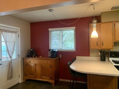 THE PENINSULA PROVIDES EXTRA COUNTER SPACE FOR COO