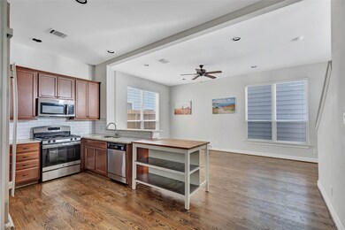 726 Link Rd, Houston, TX 77009 - photo 5