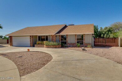 Horseshoe Driveway and RV Gate!