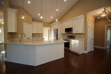 451 Blane Cir unit 24, Pembroke, NH 03275 - photo 4