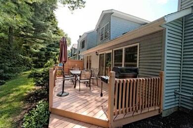 521 Highwood Cir, Albany, NY 12203 - photo 2