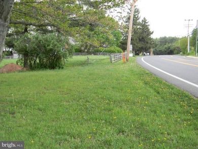 10883 Scaggsville Rd, Laurel, MD 20723 - photo 5