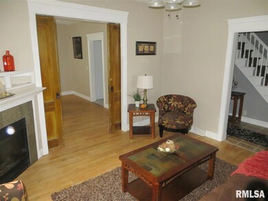 2321 Mckinley Ave, Davenport, IA 52802 - photo 5