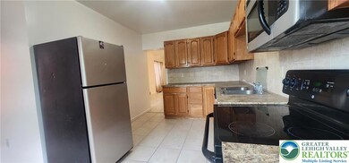 914 N 4th St, Allentown, PA 18102 - photo 7