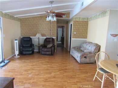 27701 Murrieta Rd unit 6, Menifee, CA 92586 - photo 5