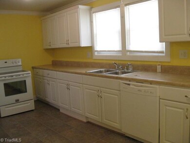 2052 Brooklyn Ave, Ramseur, NC 27316 - photo 6