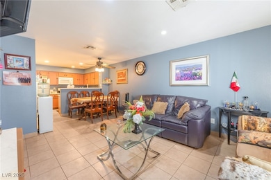 2104 Bavington Dr unit C, Las Vegas, NV 89108 - photo 6