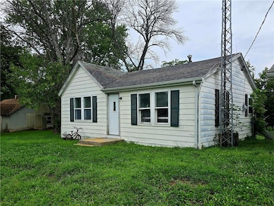 207 W 5th St, Brunswick, MO 65236 - photo 2