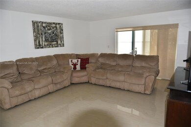 325 W Laurel Dr unit 2L, Margate, FL 33063 - photo 4