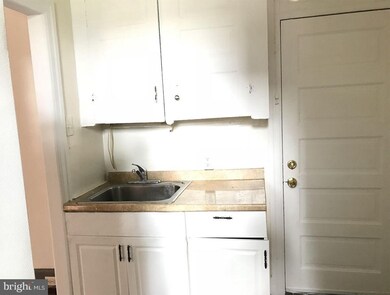 228 N Locust St, Hagerstown, MD 21740 - photo 5