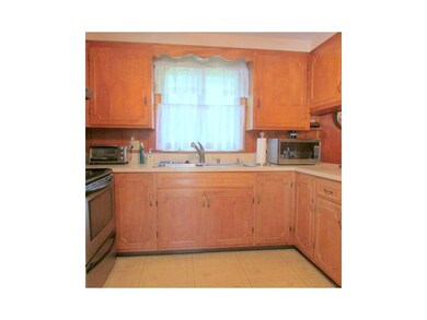 29 Randall St, Greenville, RI 02828 - photo 7