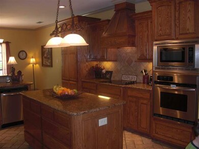 1126 1126 Ashwood, Tyler, TX 75703 - photo 3