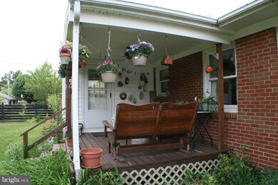 148 Meadowbrook Dr, Stephens City, VA 22655 - photo 4