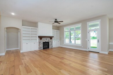 201 N Glengary Dr-8