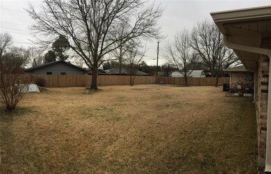 2008 Woodlawn St, Gainesville, TX 76240 - photo 3