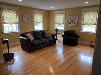 565 Malden St, Holden, MA 01520 - photo 2