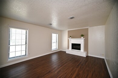 21 E Castle Harbour Dr, Friendswood, TX 77546 - photo 2