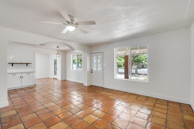 Huge great room entry
