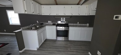 1425 N Harrison St, Hartford City, IN 47348 - photo 5