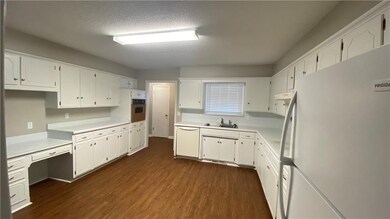 4136 NW 52nd St, Oklahoma City, OK 73112 - photo 3