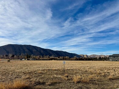 56 Sunbeam St, Hailey, ID 83333 - photo 2