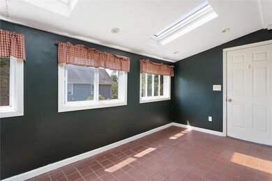 42 Graham Ave, Warwick, RI 02889 - photo 4