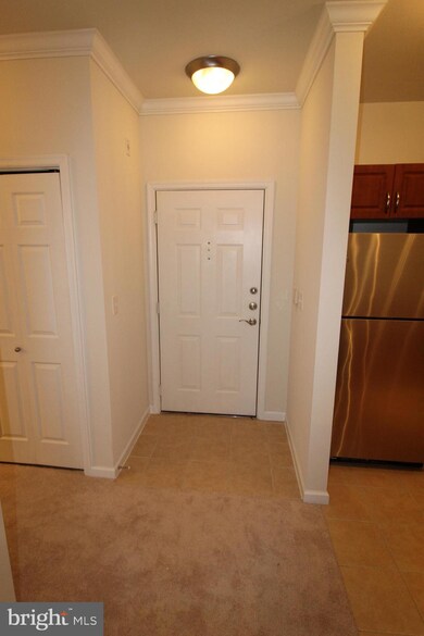 12909 Centre Park Cir unit 402, Oak Hill, VA 20171 - photo 3
