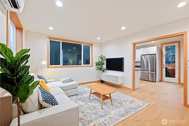 2844 22nd Ave W, Seattle, WA 98199 - photo 6