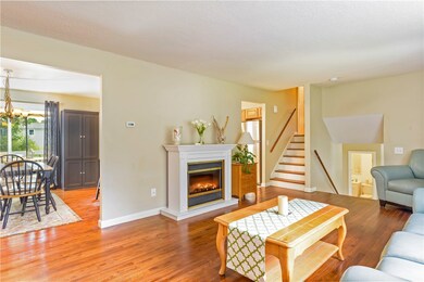 212 Greenwood Dr, Wakefield, RI 02879 - photo 4