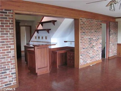 Kitchen - Entrance to Kitchen from Dining Area
