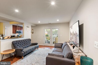 4127 S Four Mile Run Dr unit 201, Arlington, VA 22204 - photo 5