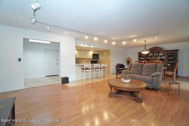 3461 Amboy Rd unit 4F, Staten Island, NY 10306 - photo 7