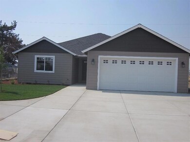 8367 Kyra Ln, White City, OR 97503 - photo 2