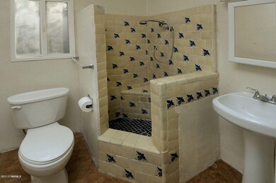 Front Unit - Bathroom